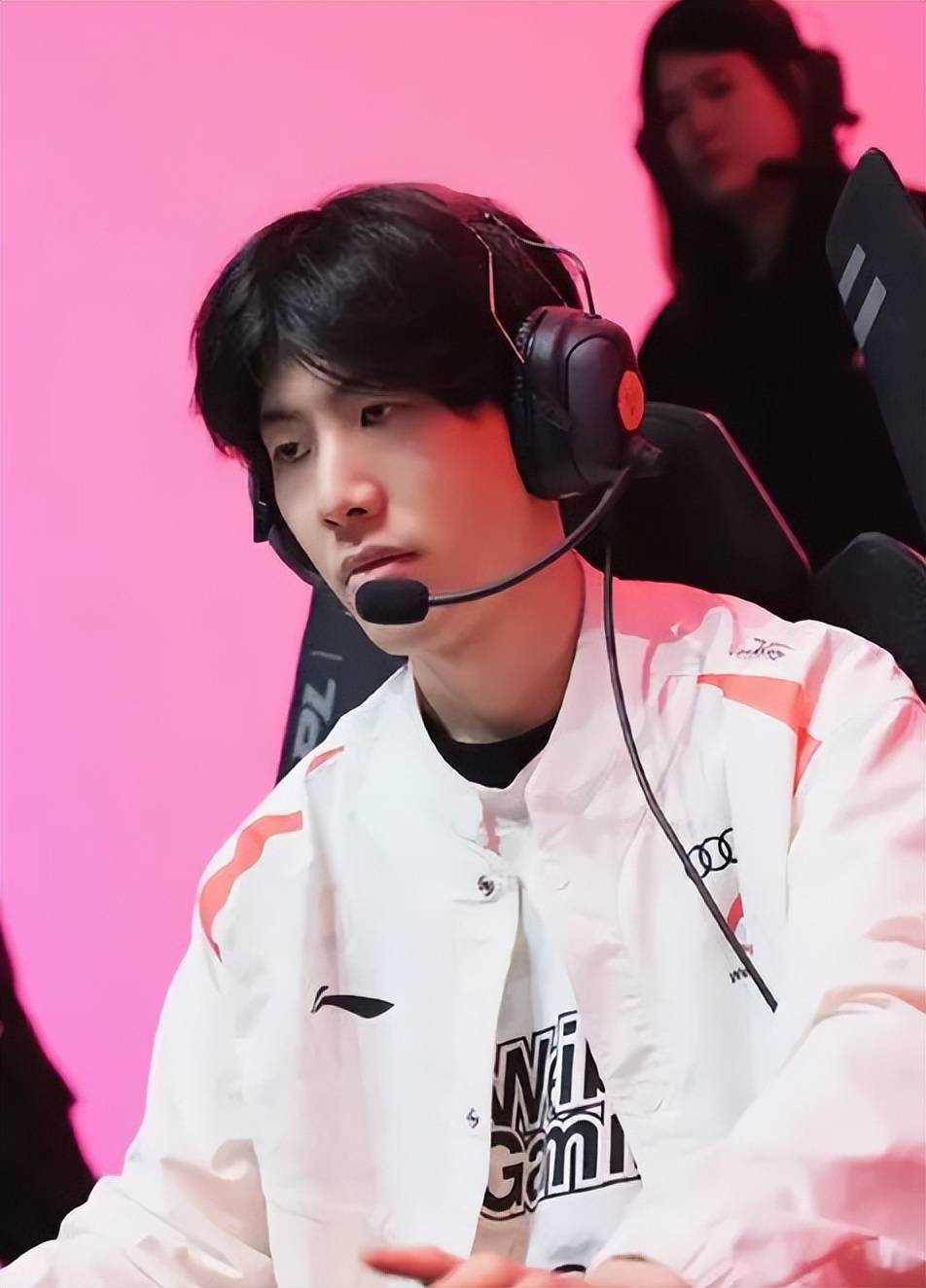 而曼城则以 而曼城则以